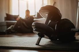 诺伊尔送礼+凯恩隐身！阿森纳3-1拜仁揭秘：欧冠5连胜靠的真是玄学？