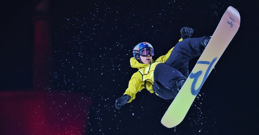 气温未降，“雪”先来了？杭州桐庐滑雪场“开板”，半个月后还有“夜滑”