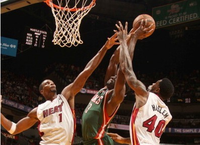 而晏紫则更 而晏紫则更